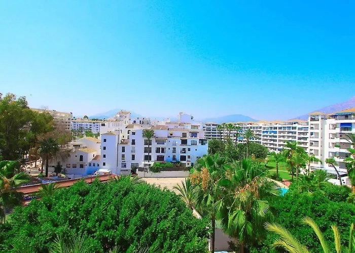1079 - Frontline Puerto Banus Apartment