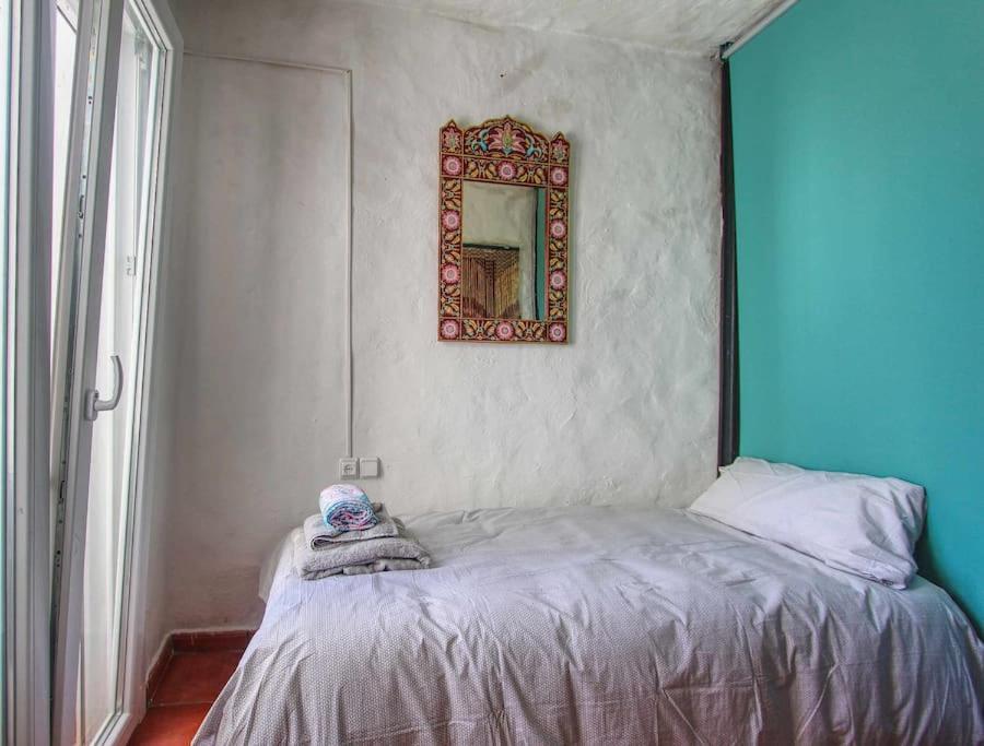 1079 - Frontline Puerto Banus Apartment