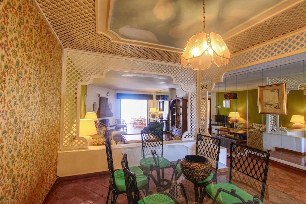 1079 - Frontline Puerto Banus Apartment *
