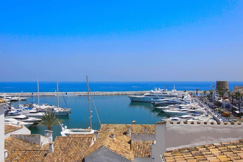 1079 - Frontline Puerto Banus