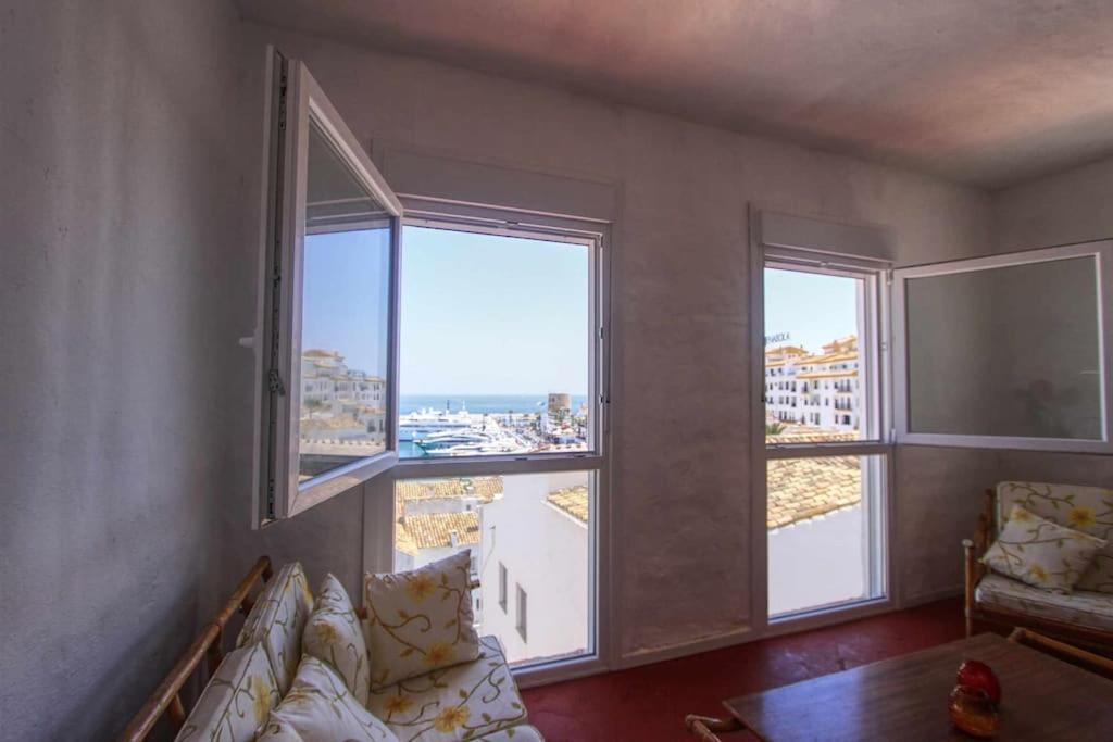 1079 - Frontline Puerto Banus